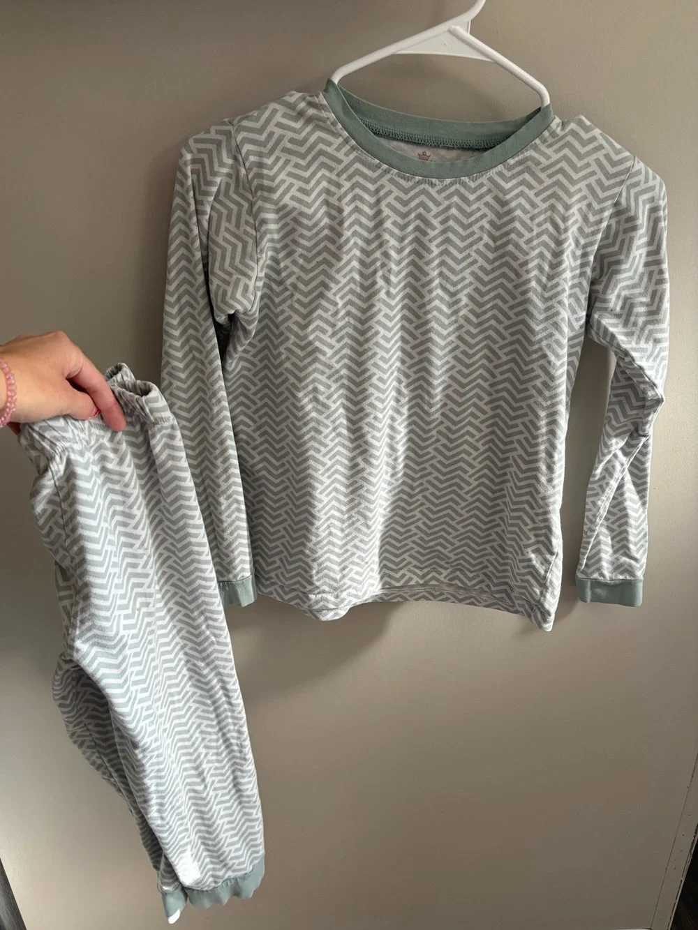 Boutique Marie Nicole Kids Long Sleeve Pajama Set in Light Sage/ Gray Chevron